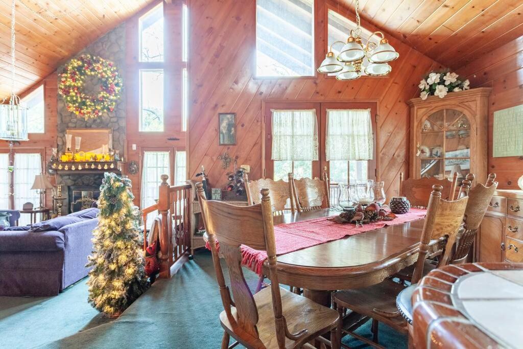 Lakeview 3-Story Winter Home Crestline エクステリア 写真