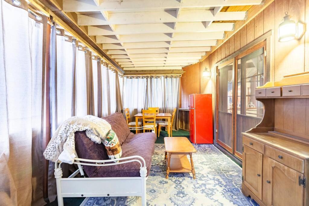 Lakeview 3-Story Winter Home Crestline エクステリア 写真
